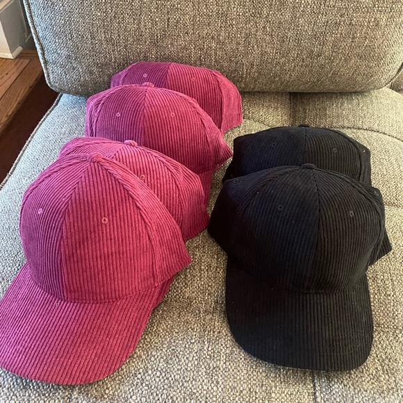 Wholesale bundle of 6 NWT corduroy baseball hats with Velcro sizing in back - Picture 3 of 12